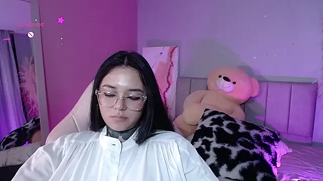 Snapshot of kim_blake chatting on January 18, 2025, 11:33 pm kim blake online show from January 18, 2025, 11:33 pm