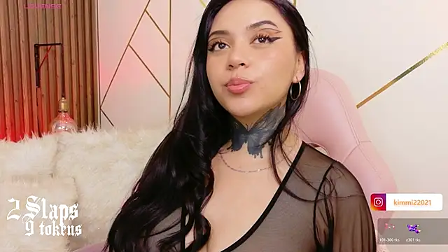 Snapshot of kim_blake chatting on October 20, 2025, 1:06 am kim blake online show from October 20, 2025, 1:06 am