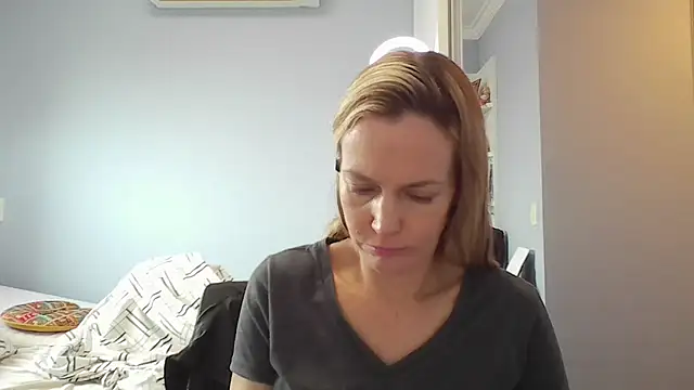 Annylove1 online show from February 10, 2026, 10:52 am