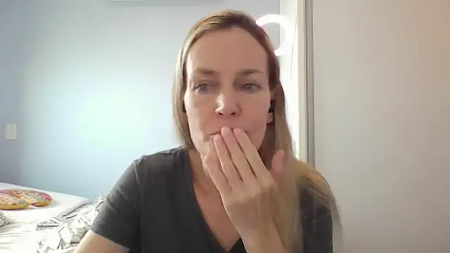 Annylove1 online show from February 12, 2026, 10:54 am