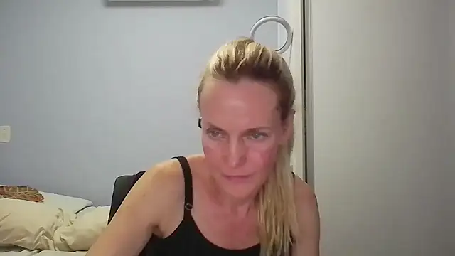 Annylove1 online show from February 16, 2026, 12:07 am