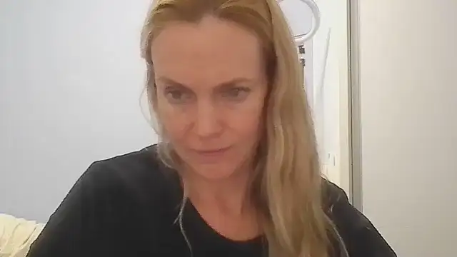 Annylove1 online show from May 22, 2026, 12:07 am