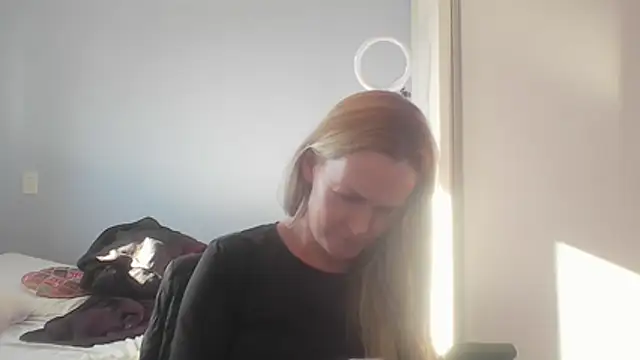 Annylove1 online show from July 19, 2026, 6:44 pm