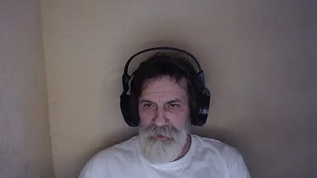 Snapshot of AlexNudo chatting on February 6, 2025, 8:18 am AlexNudo online show from February 6, 2025, 8:18 am