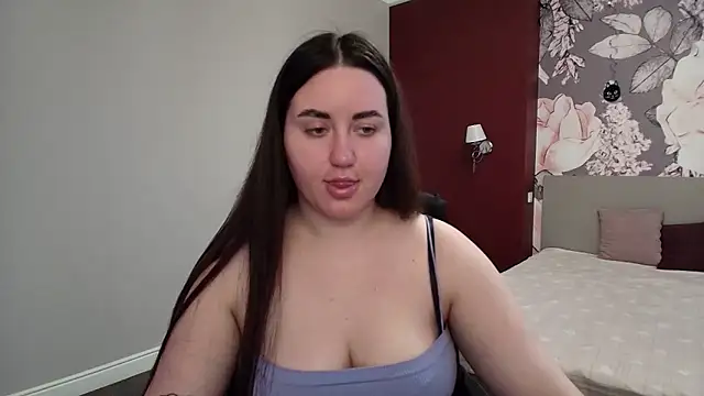 Roxie Bradley online show from March 23, 2026, 6:39 am