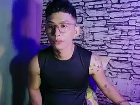 xlovercum online show from April 2, 2026, 3:31 pm