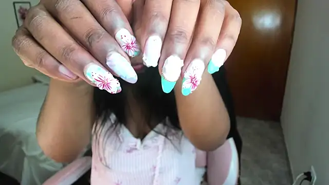 Snapshot of charlott7 chatting on February 1, 2026, 1:42 pm charlott7 online show from February 1, 2026, 1:42 pm