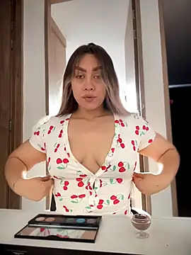Im sophiie online show from June 26, 2026, 10:47 pm