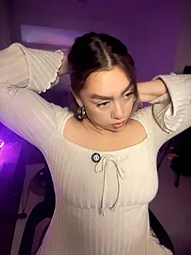 Im sophiie online show from July 17, 2026, 7:15 am