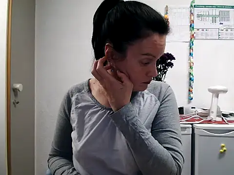 LoveNBloom online show from March 7, 2025, 7:49 pm