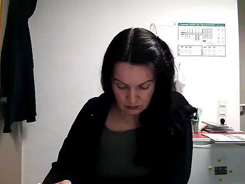 LoveNBloom online show from April 6, 2026, 6:42 pm