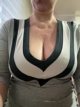 sweetmystery1 online show from January 17, 2026, 3:06 pm