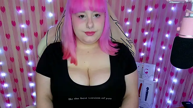 Snapshot of StrawberryPleasure chatting on June 7, 2026, 2:27 am StrawberryPleasure online show from June 7, 2026, 2:27 am