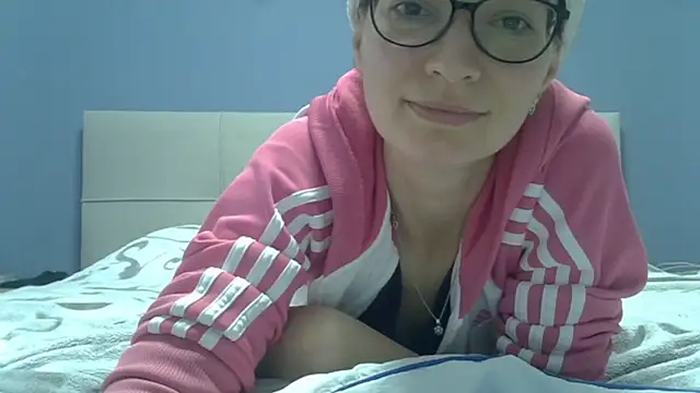 Ashleyspice online show from April 9, 2026, 7:03 am