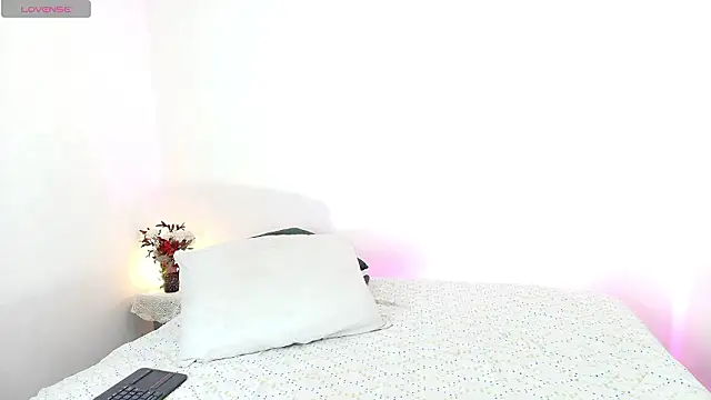 kattyytaylor online show from February 4, 2026, 1:50 pm