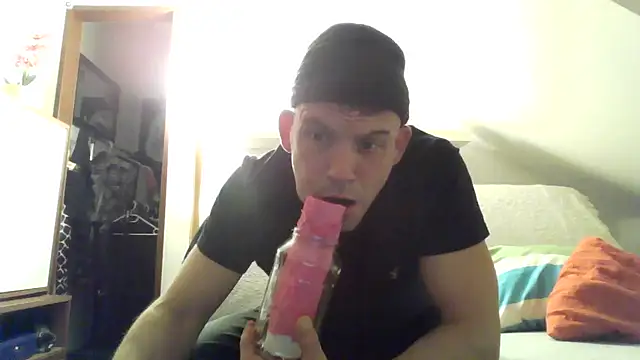 Snapshot of Cambitchboy chatting on December 10, 2024, 4:49 pm Cambitchboy online show from December 10, 2024, 4:49 pm