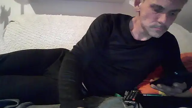 Snapshot of Cambitchboy chatting on March 1, 2025, 9:37 pm Cambitchboy online show from March 1, 2025, 9:37 pm