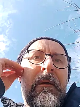 Snapshot of BuckWessle chatting on February 20, 2025, 1:19 pm BuckWessle online show from February 20, 2025, 1:19 pm