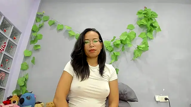 Snapshot of loveley_jenny chatting on June 9, 2026, 4:13 am loveley jenny online show from June 9, 2026, 4:13 am
