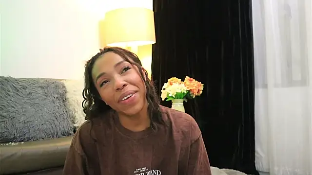 Valeriestyle online show from March 4, 2026, 4:18 am