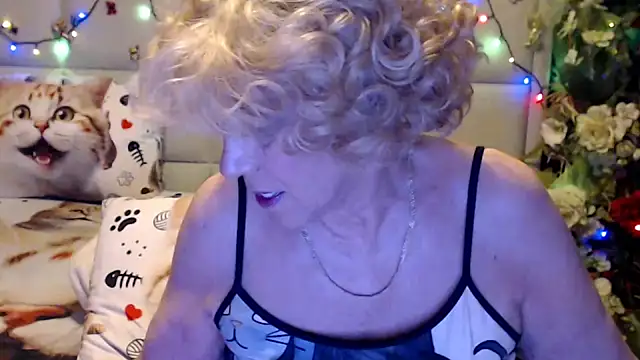 Snapshot of HappyWomanOn chatting on March 20, 2026, 9:25 am HappyWomanOn online show from March 20, 2026, 9:25 am