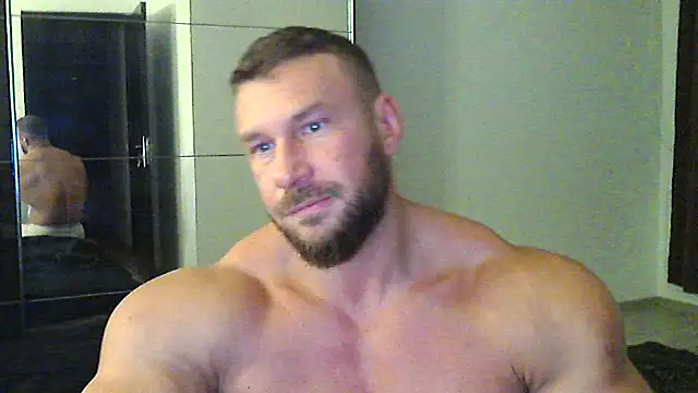 Snapshot of muscularkevin chatting on September 19, 2025, 3:30 am muscularkevin online show from September 19, 2025, 3:30 am