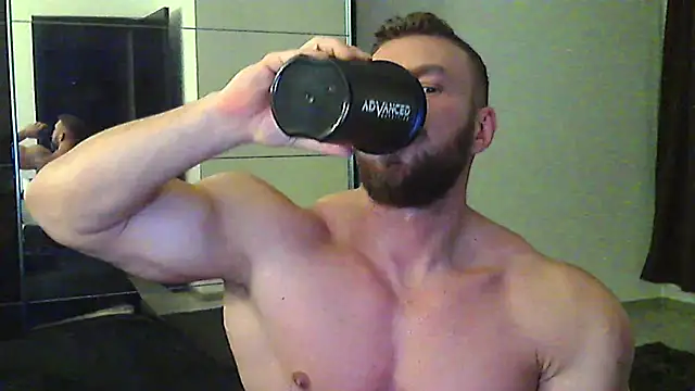 muscularkevin online show from February 24, 2026, 4:21 am