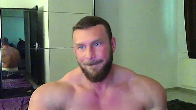 Snapshot of muscularkevin chatting on April 23, 2026, 1:24 pm muscularkevin online show from April 23, 2026, 1:24 pm