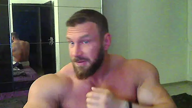 Snapshot of muscularkevin chatting on May 6, 2026, 3:24 am muscularkevin online show from May 6, 2026, 3:24 am