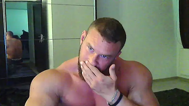 Snapshot of muscularkevin chatting on May 25, 2026, 10:54 am muscularkevin online show from May 25, 2026, 10:54 am
