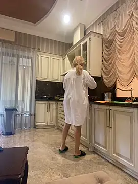 Snapshot of Amazoniiaa chatting on September 18, 2025, 9:22 am Amazoniiaa online show from September 18, 2025, 9:22 am