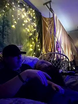 Snapshot of Hotredheadandtoungelasher chatting on December 8, 2024, 1:25 pm Hotredheadandtoungelasher online show from December 8, 2024, 1:25 pm