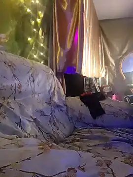 Snapshot of Hotredheadandtoungelasher chatting on December 10, 2024, 5:44 pm Hotredheadandtoungelasher online show from December 10, 2024, 5:44 pm