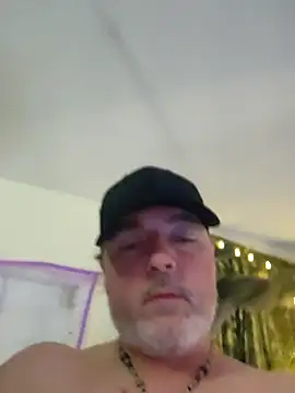 Snapshot of Hotredheadandtoungelasher chatting on December 14, 2024, 10:02 am Hotredheadandtoungelasher online show from December 14, 2024, 10:02 am