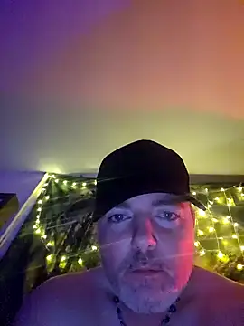 Snapshot of Hotredheadandtoungelasher chatting on December 19, 2024, 10:02 am Hotredheadandtoungelasher online show from December 19, 2024, 10:02 am