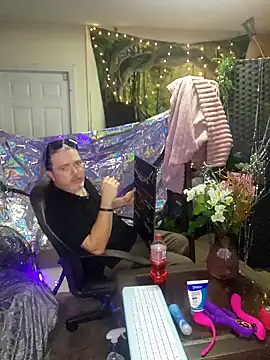 Snapshot of Hotredheadandtoungelasher chatting on December 31, 2024, 10:58 am Hotredheadandtoungelasher online show from December 31, 2024, 10:58 am