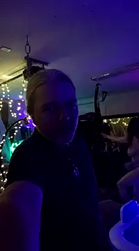 Snapshot of Hotredheadandtoungelasher chatting on January 7, 2025, 9:40 am Hotredheadandtoungelasher online show from January 7, 2025, 9:40 am