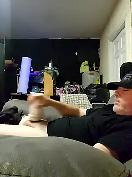 Snapshot of Hotredheadandtoungelasher chatting on January 21, 2025, 3:26 am Hotredheadandtoungelasher online show from January 21, 2025, 3:26 am