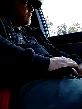 Snapshot of Hotredheadandtoungelasher chatting on February 20, 2025, 10:48 pm Hotredheadandtoungelasher online show from February 20, 2025, 10:48 pm