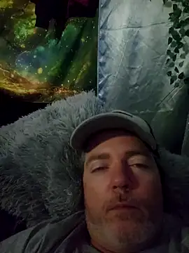 Snapshot of Hotredheadandtoungelasher chatting on March 4, 2025, 7:51 am Hotredheadandtoungelasher online show from March 4, 2025, 7:51 am