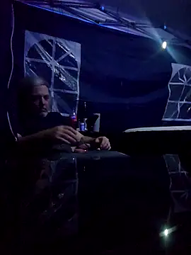 Snapshot of Hotredheadandtoungelasher chatting on March 8, 2025, 10:24 pm Hotredheadandtoungelasher online show from March 8, 2025, 10:24 pm