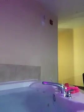 Snapshot of Hotredheadandtoungelasher chatting on October 21, 2025, 10:38 am Hotredheadandtoungelasher online show from October 21, 2025, 10:38 am