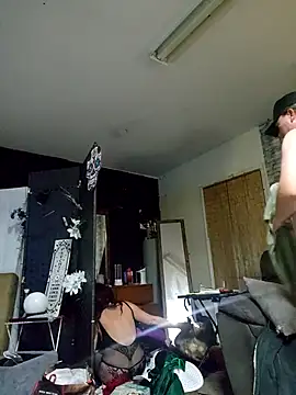 Snapshot of Hotredheadandtoungelasher chatting on October 30, 2025, 6:15 am Hotredheadandtoungelasher online show from October 30, 2025, 6:15 am