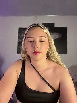 Irisweet  online show from November 21, 2025, 10:52 pm