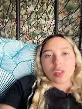 Irisweet  online show from March 6, 2026, 9:00 pm