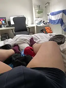 Snapshot of Luishorny19 chatting on January 28, 2025, 10:45 am Luishorny19 online show from January 28, 2025, 10:45 am