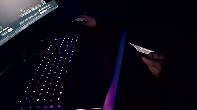 Snapshot of Luishorny19 chatting on March 21, 2025, 10:17 pm Luishorny19 online show from March 21, 2025, 10:17 pm