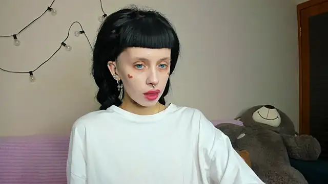 FlowerOfSin2001 online show from September 12, 2025, 12:49 pm