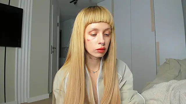 FlowerOfSin2001 online show from April 12, 2026, 1:38 pm