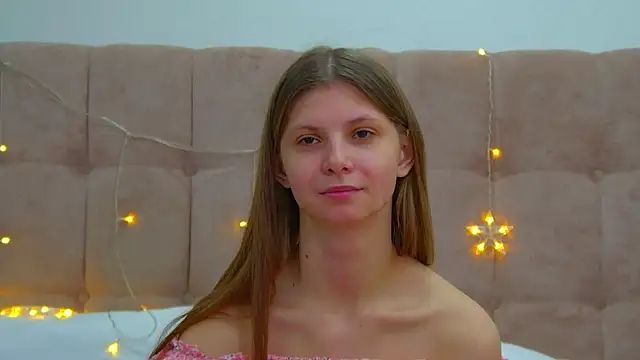 AudreyBarlow online show from December 28, 2024, 7:44 am